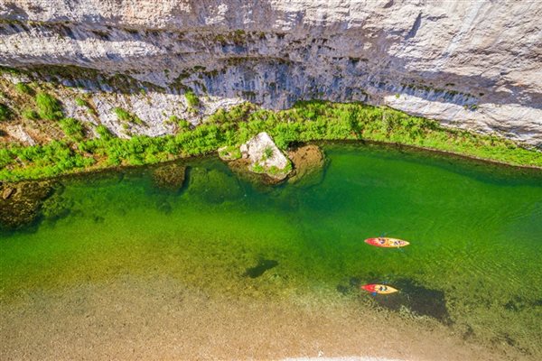Canoeing in the majestic Gorges du Tarn